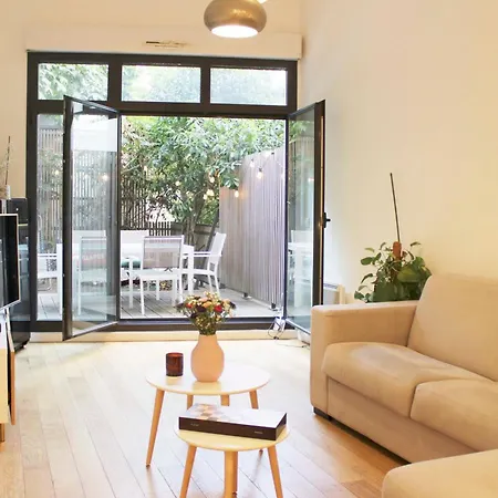 Apartman With Terrace And Garden Sleeps 4