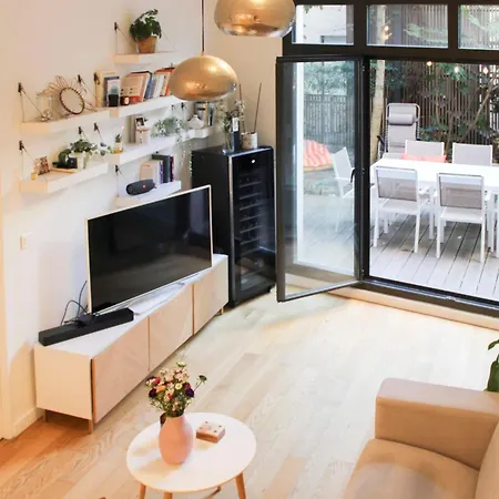 Apartman With Terrace And Garden Sleeps 4